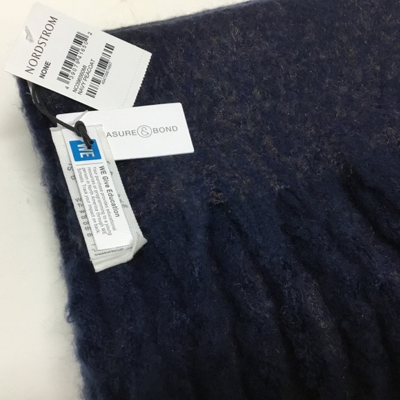 Treasure & Bond Nordstrom navy solid brushed wrap fringe scarf - Picture 5 of 5